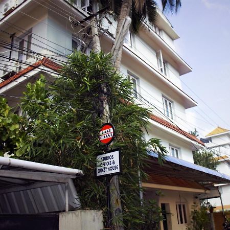 โฮเต็ล อีสต์ โคสต์ Hotel Thiruvananthapuram ภายนอก รูปภาพ