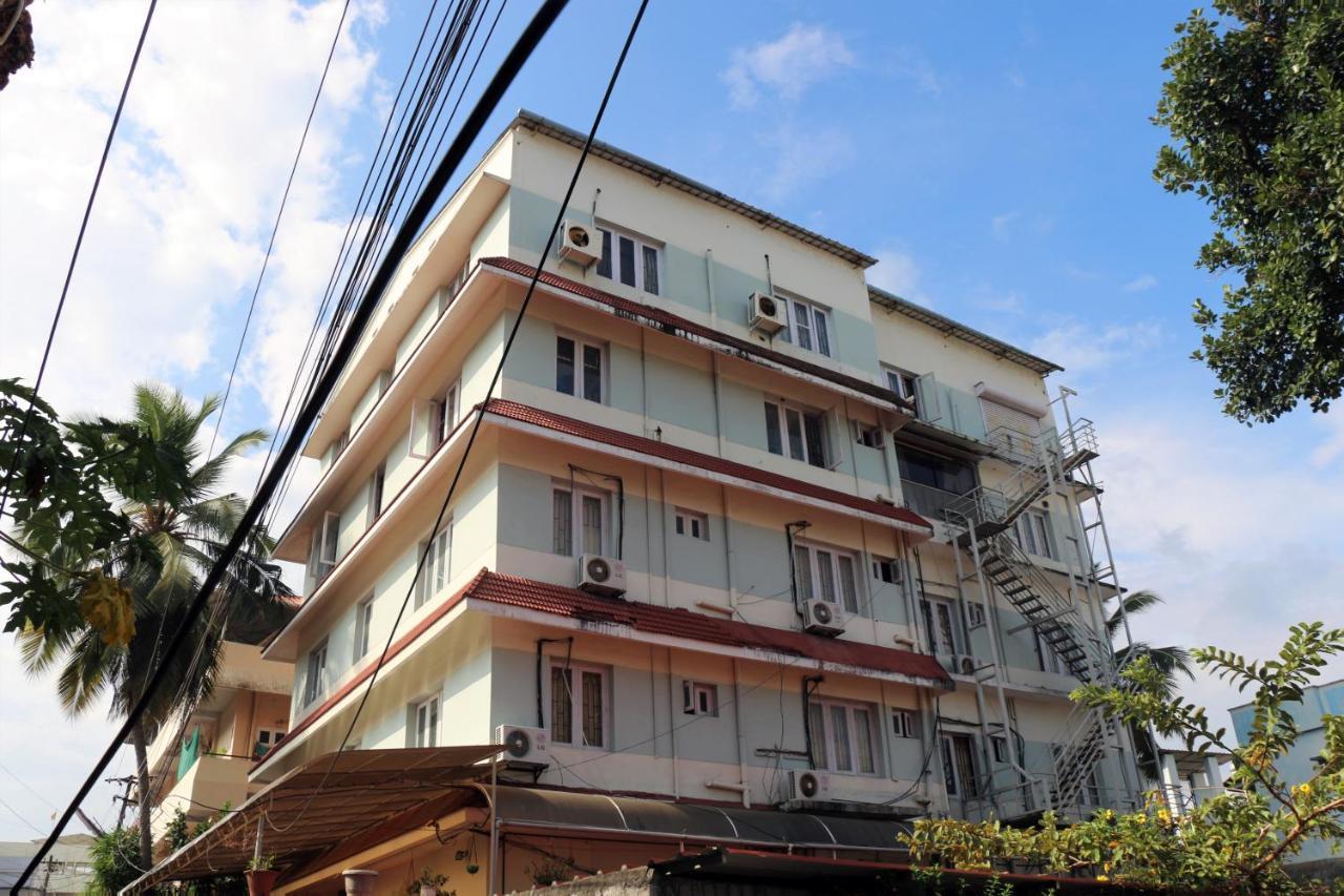 โฮเต็ล อีสต์ โคสต์ Hotel Thiruvananthapuram ภายนอก รูปภาพ