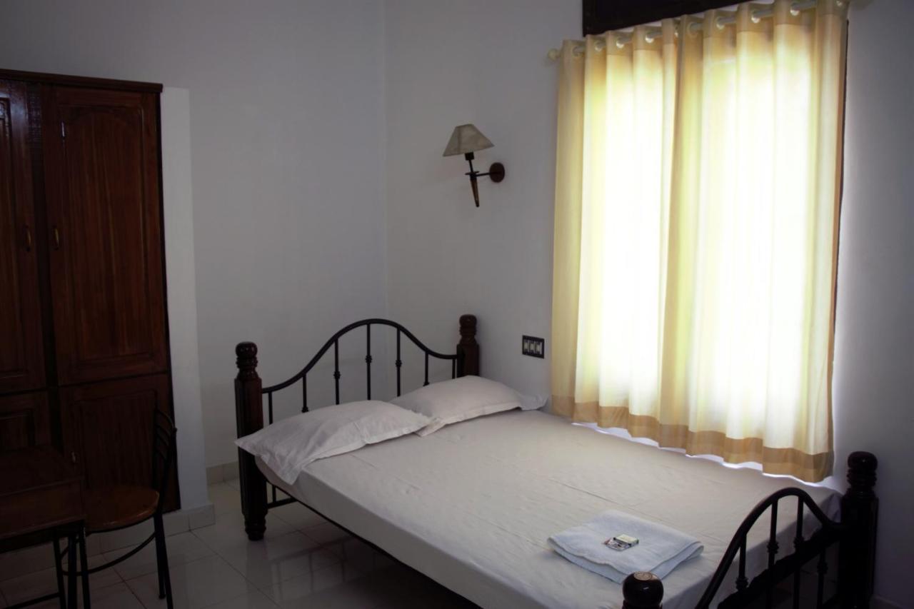 โฮเต็ล อีสต์ โคสต์ Hotel Thiruvananthapuram ภายนอก รูปภาพ