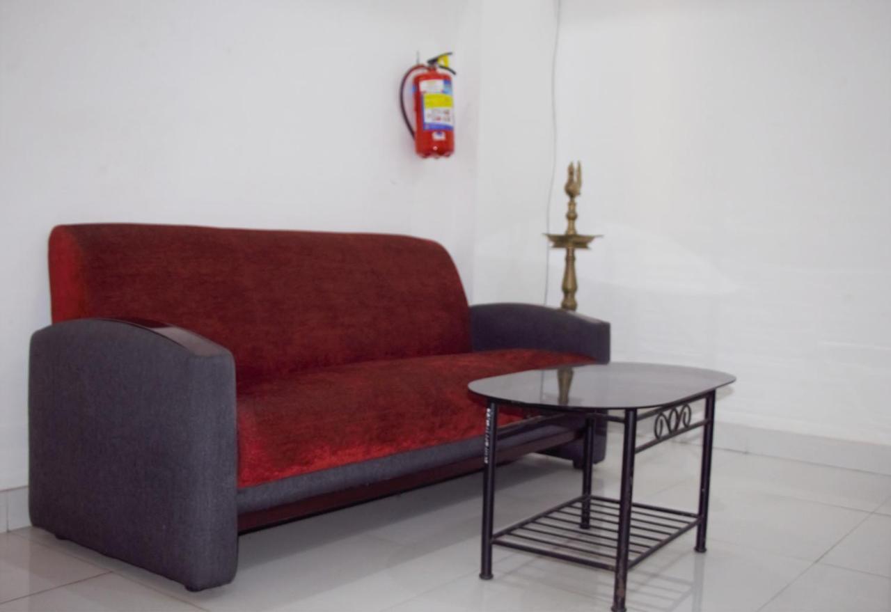 โฮเต็ล อีสต์ โคสต์ Hotel Thiruvananthapuram ภายนอก รูปภาพ