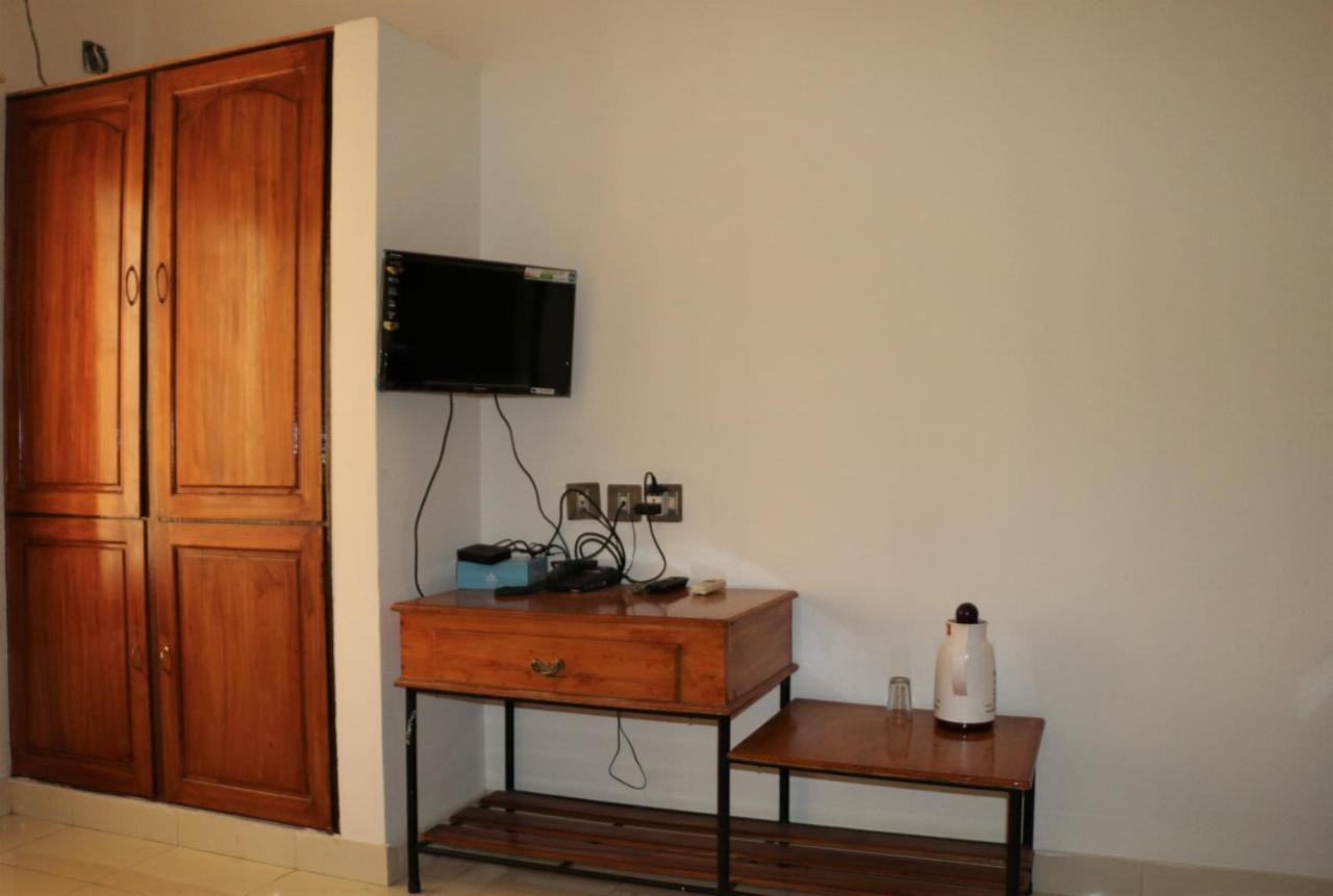 โฮเต็ล อีสต์ โคสต์ Hotel Thiruvananthapuram ภายนอก รูปภาพ