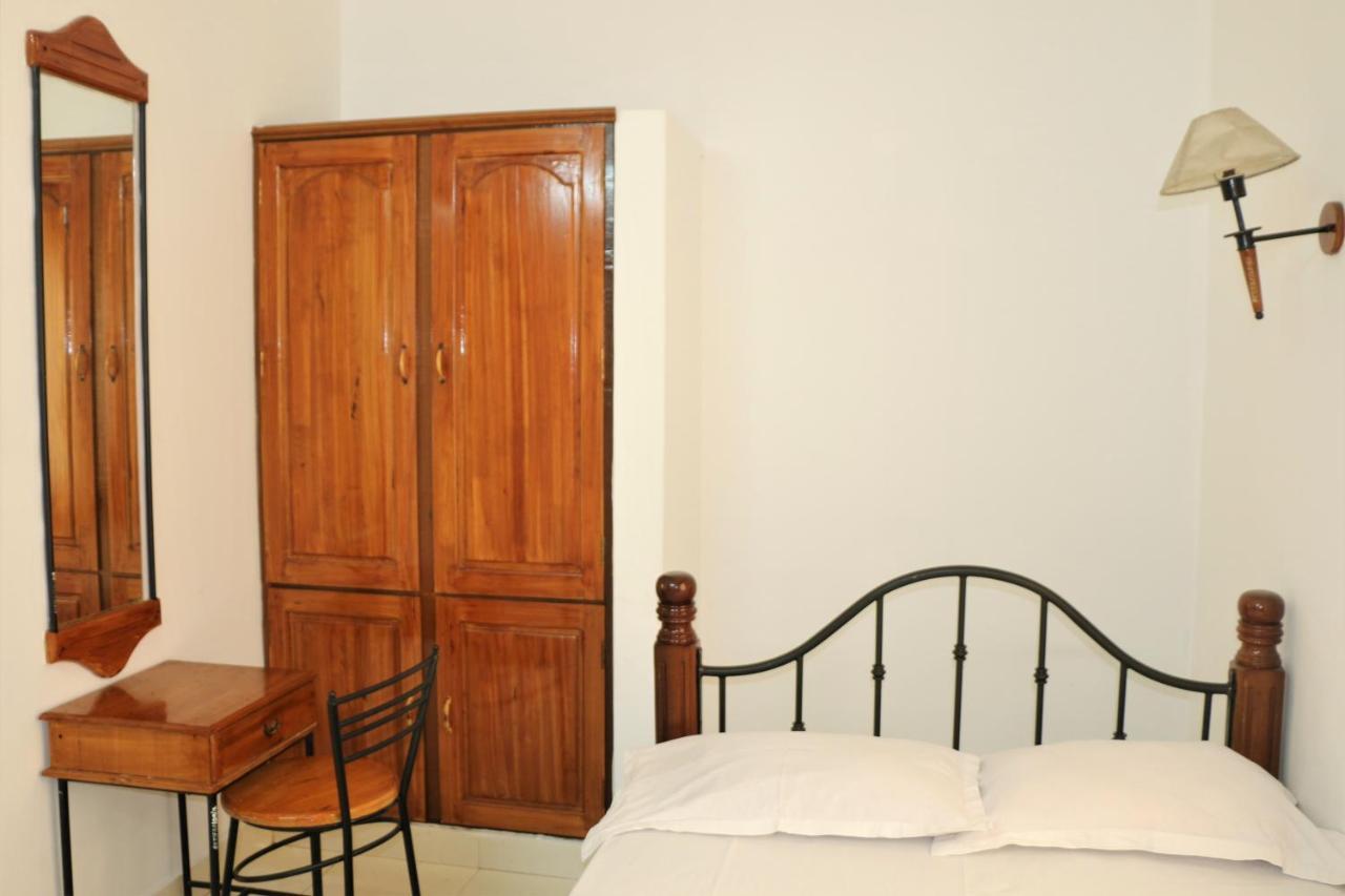 โฮเต็ล อีสต์ โคสต์ Hotel Thiruvananthapuram ภายนอก รูปภาพ