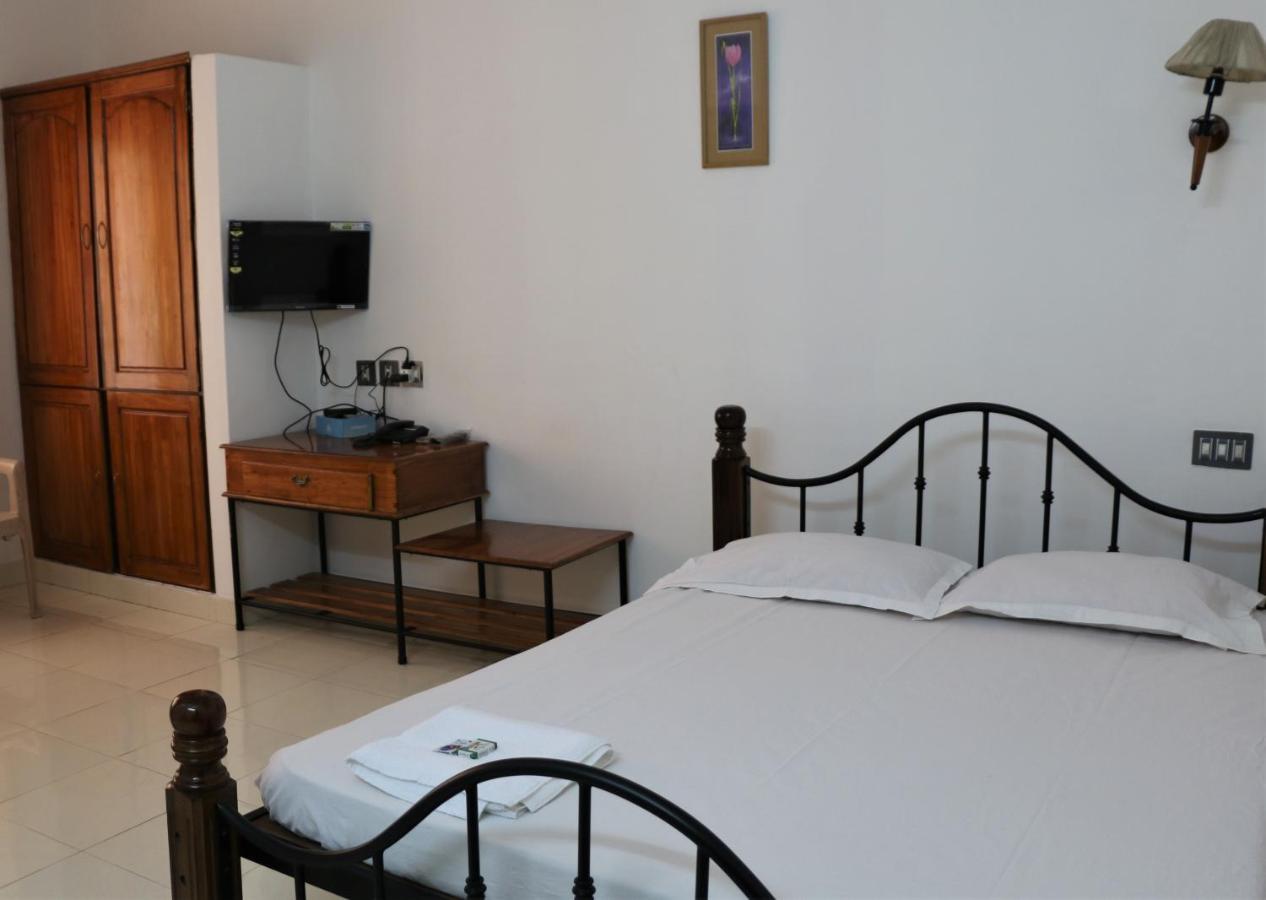 โฮเต็ล อีสต์ โคสต์ Hotel Thiruvananthapuram ภายนอก รูปภาพ
