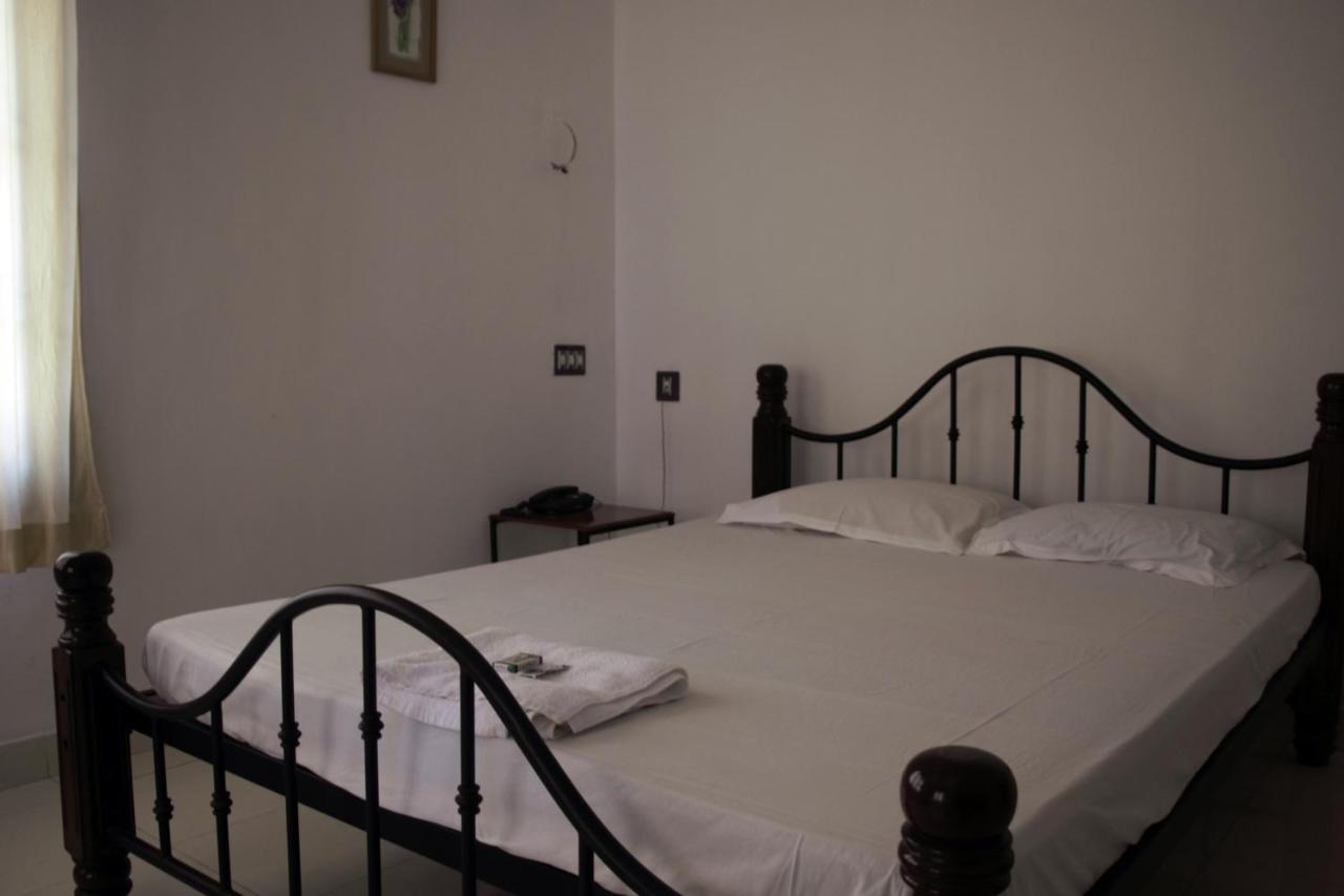 โฮเต็ล อีสต์ โคสต์ Hotel Thiruvananthapuram ภายนอก รูปภาพ