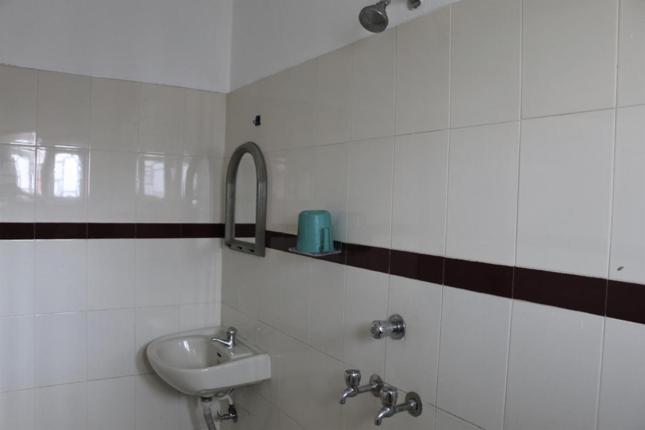 โฮเต็ล อีสต์ โคสต์ Hotel Thiruvananthapuram ภายนอก รูปภาพ