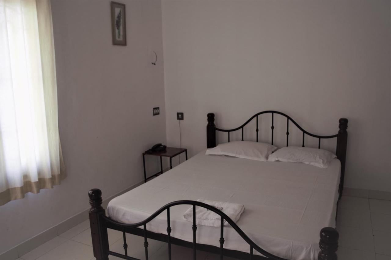 โฮเต็ล อีสต์ โคสต์ Hotel Thiruvananthapuram ภายนอก รูปภาพ