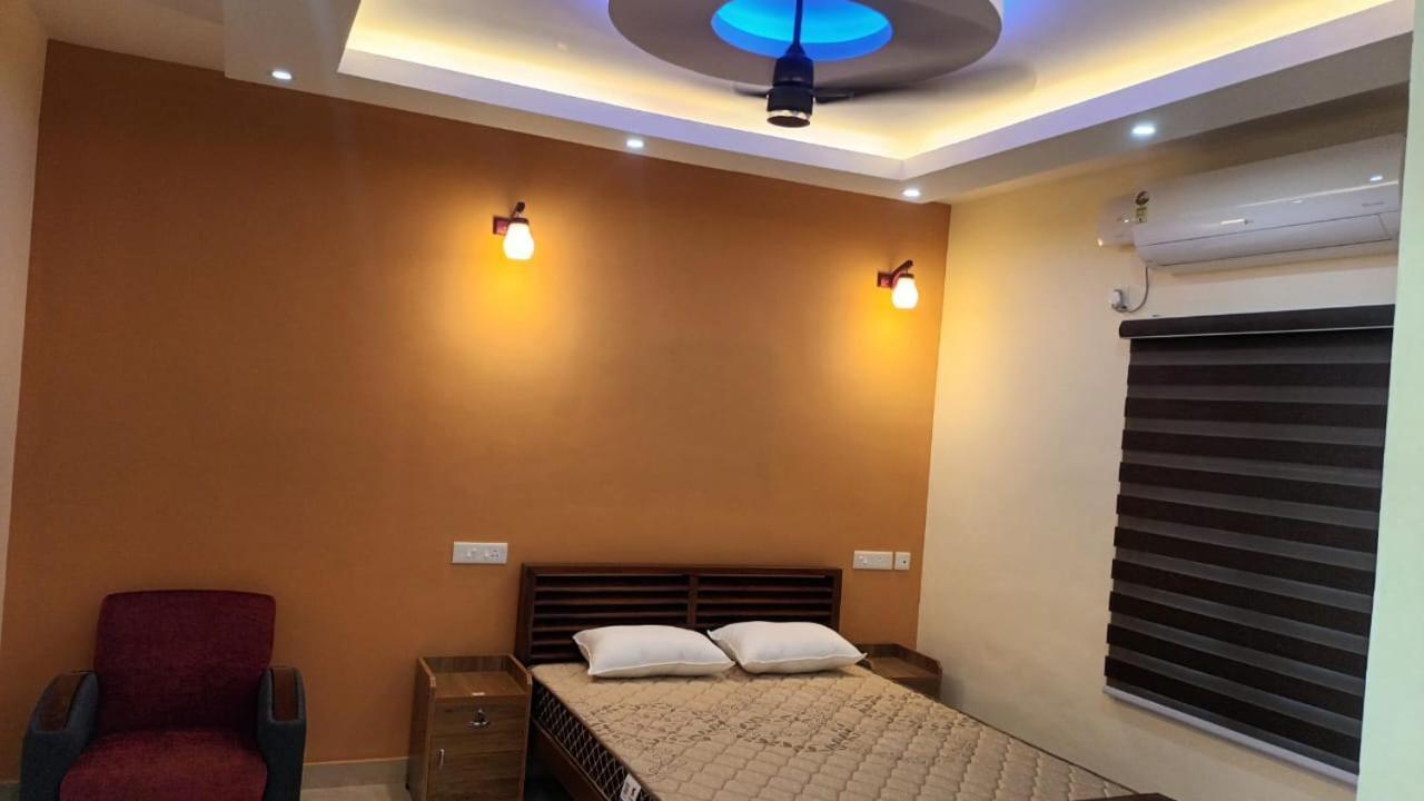 โฮเต็ล อีสต์ โคสต์ Hotel Thiruvananthapuram ภายนอก รูปภาพ